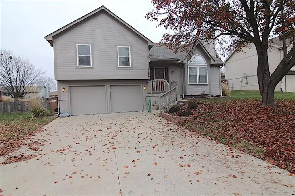 1706 Johnston Drive, Raymore, MO 64083 - Image #1