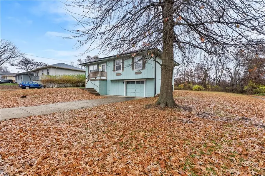 1807 Stacy Road, Harrisonville, MO 64701 - Image #3