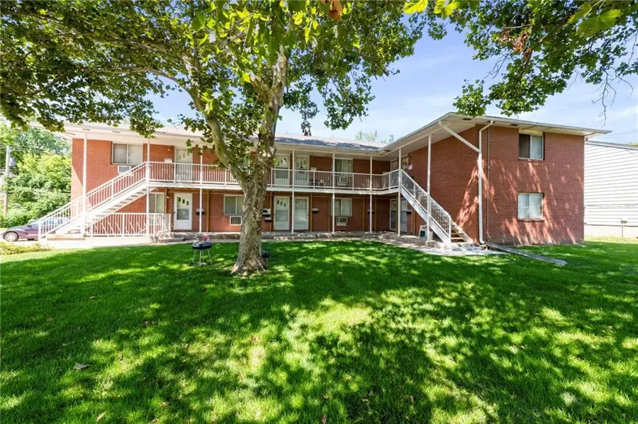 8420 Robinson Street, Overland Park, KS 66212 - Image #2