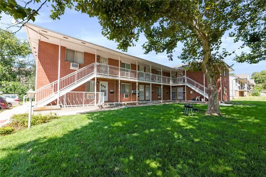 8420 Robinson Street, Overland Park, KS 66212 - Image #3