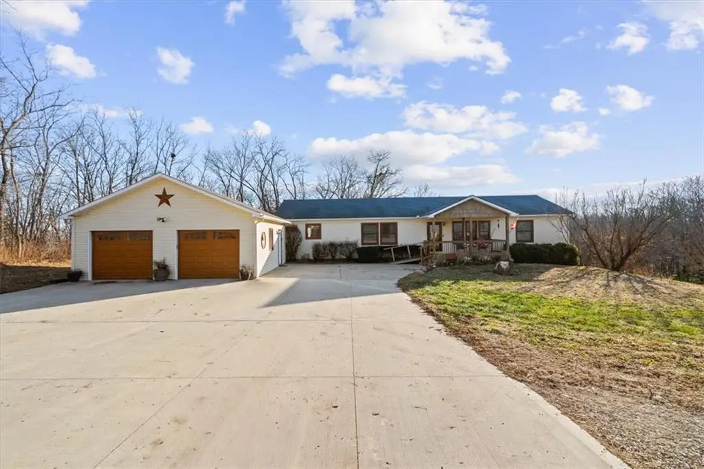 17890 Coffin Road, Leavenworth, KS 66048 - Image #1