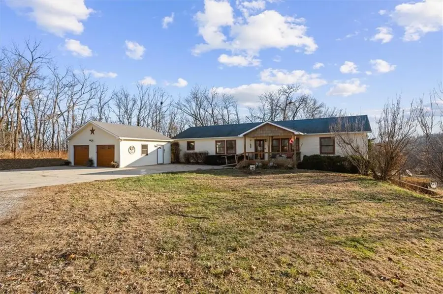 17890 Coffin Road, Leavenworth, KS 66048 - Image #2