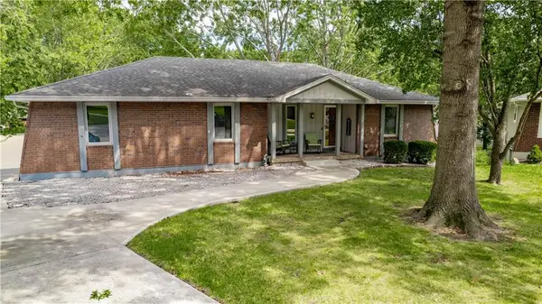 1201 SW Hopi Street, Blue Springs, MO 64015