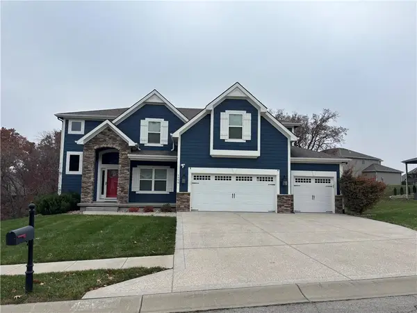 5950 Thousand Oaks Drive, Parkville, MO 64152