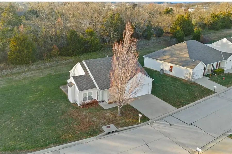 1501 Fall Creek Drive, Tonganoxie, KS 66086 - Image #3