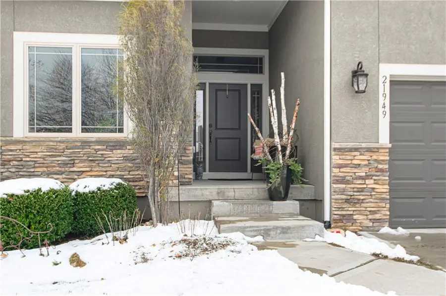 21949 W 121st Street, Olathe, KS 66061 - Image #2
