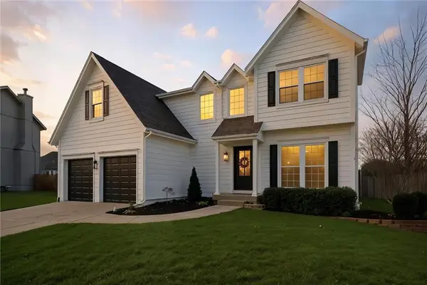 15250 S Sturgeon Drive, Olathe, KS 66062