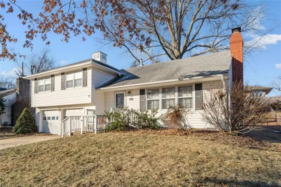 8712 Conser Street, Overland Park, KS 66211 - Image #2