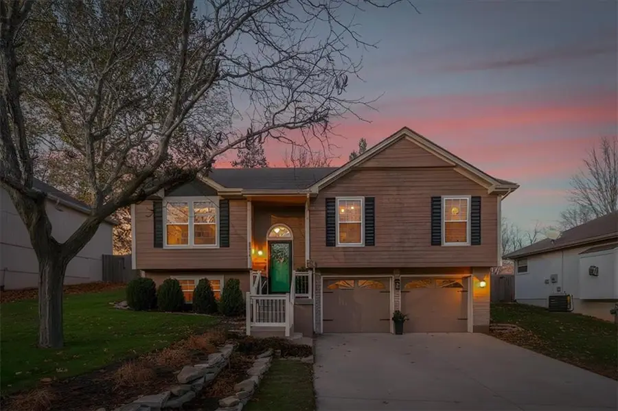 1801 SE Kenwood Drive, Blue Springs, MO 64014 - Image #2