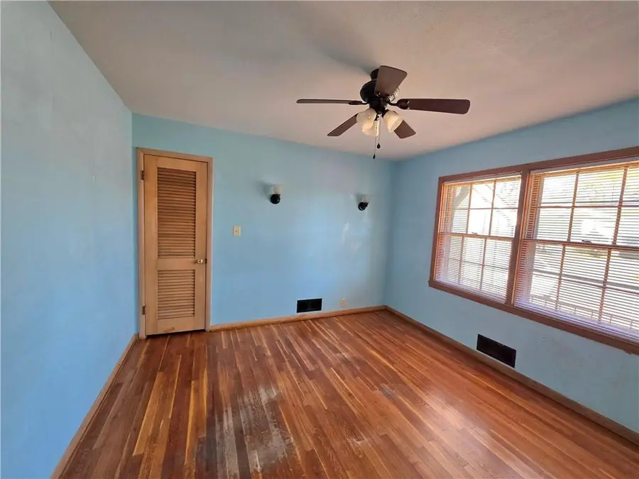 302 S Mitchell Street, Warrensburg, MO 64093 - Image #2