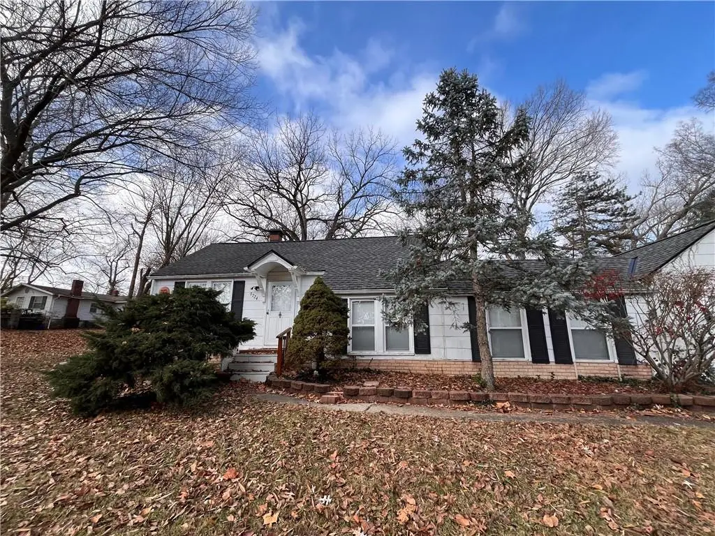 9724 Pennsylvania Avenue, Kansas City, MO 64114 - Image #1
