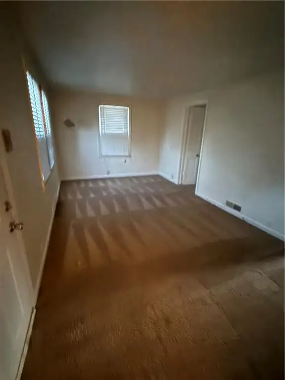 9724 Pennsylvania Avenue, Kansas City, MO 64114 - Image #2