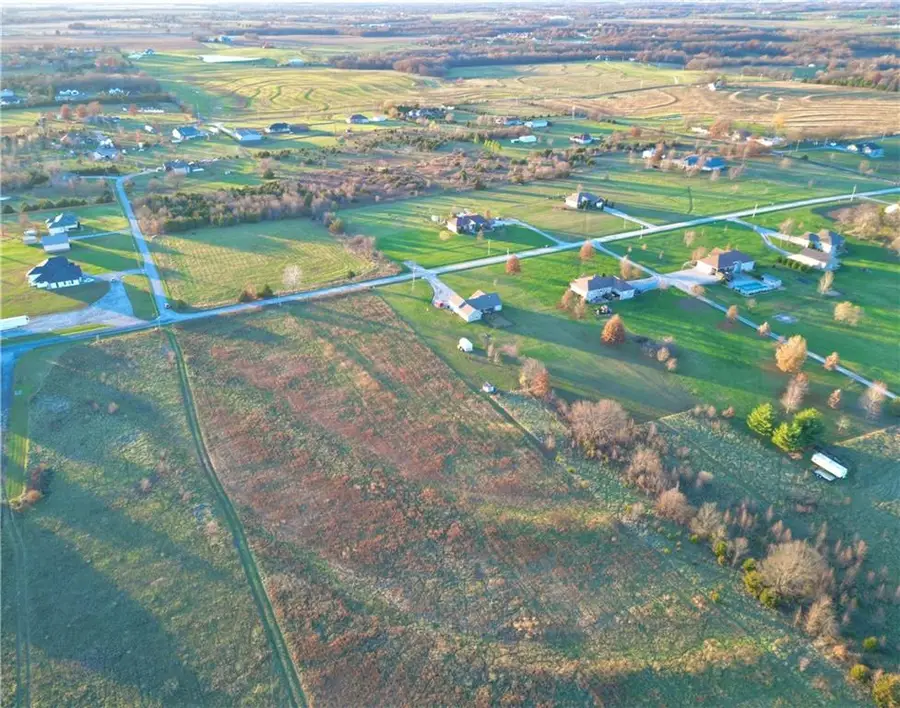 27344 Clover Drive, Sedalia, MO 65301 - Image #2