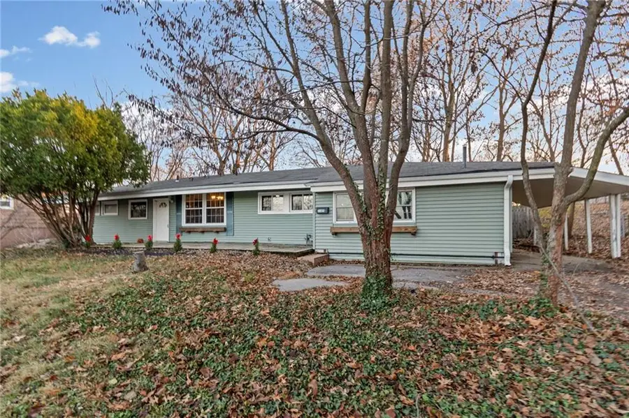 745 Hillside Avenue, Liberty, MO 64068 - Image #2