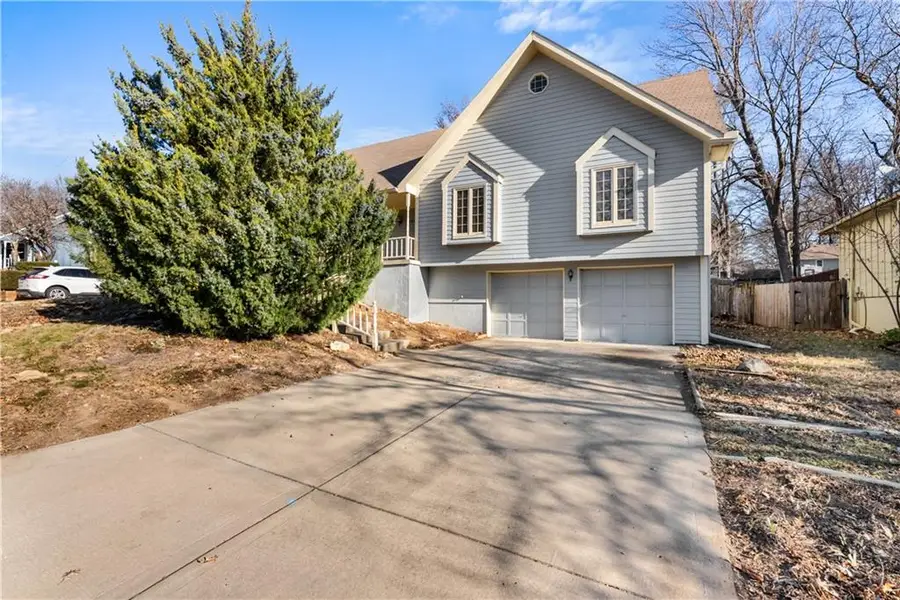 2124 NW 12th Street, Blue Springs, MO 64015 - Image #2