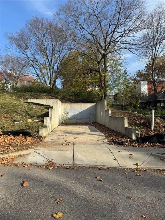 4233 Charlotte Street, Kansas City, MO 64110 - Image #2