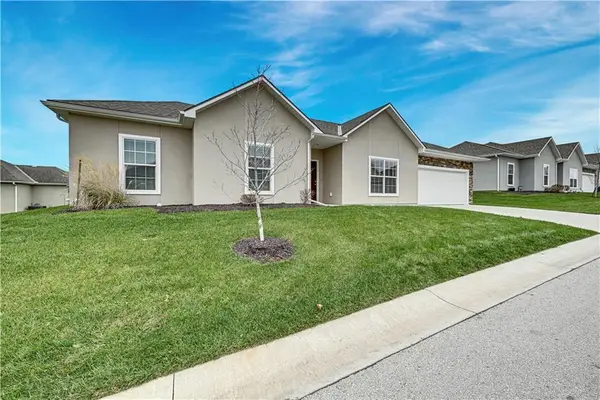 1401 Villa Lane, Louisburg, KS 66053