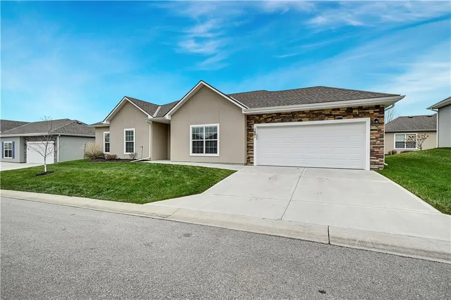 1401 Villa Lane, Louisburg, KS 66053 - Image #3