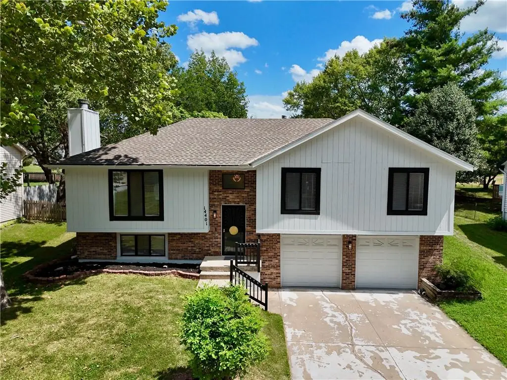 14401 Saint Andrews Drive, Grandview, MO 64030 - Image #1