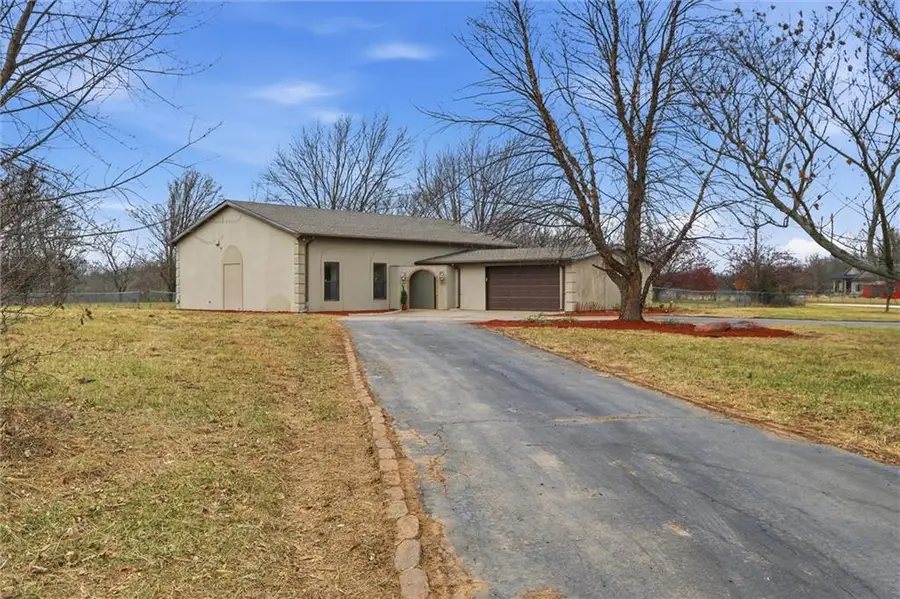 1904 NW 850th Road, Lone Jack, MO 64070 - Image #3