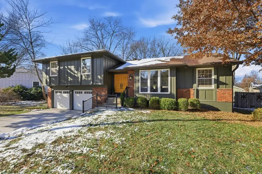 9948 Rosehill Road, Lenexa, KS 66215 - Image #3