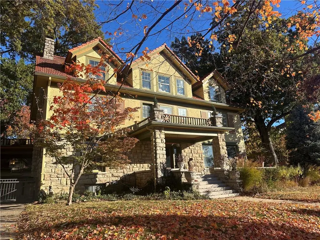 12 W 53rd Terrace, Kansas City, MO 64112 - Image #1