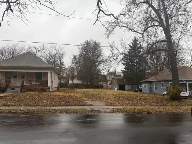 426 E Short Avenue, Independence, MO 64050 - Image #2