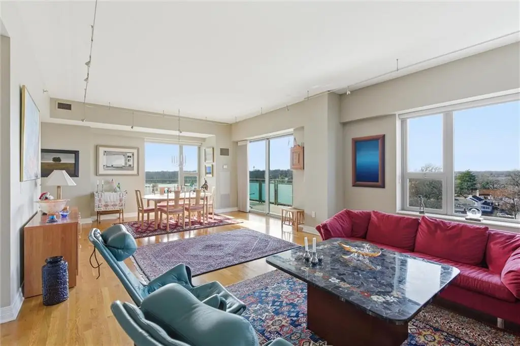 4950 Central Street #805, Kansas City, MO 64112 - Image #1