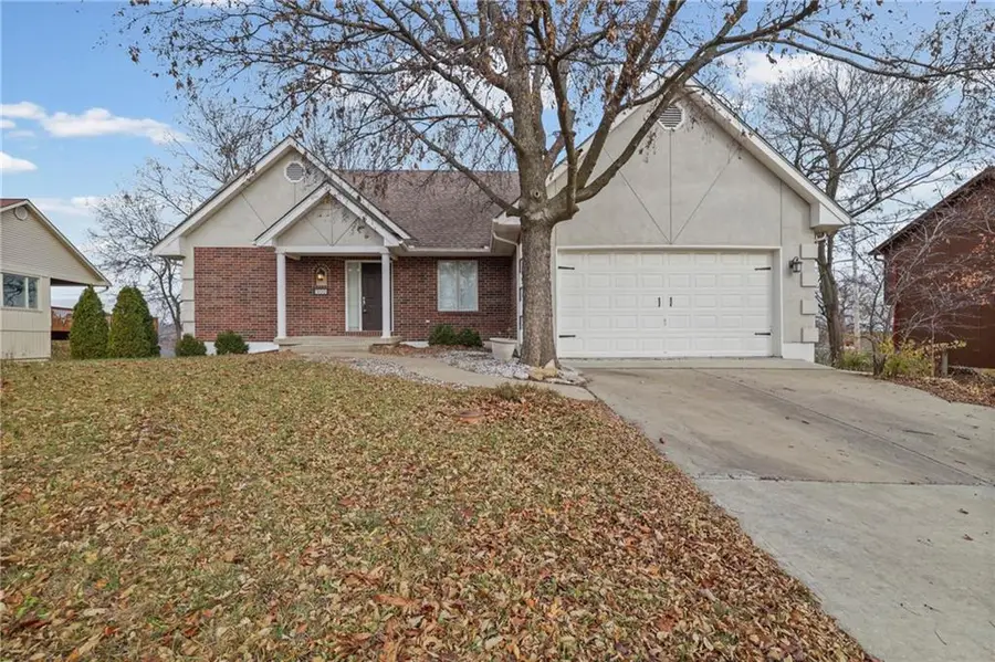 300 SW 25th Street, Oak Grove, MO 64075 - Image #2