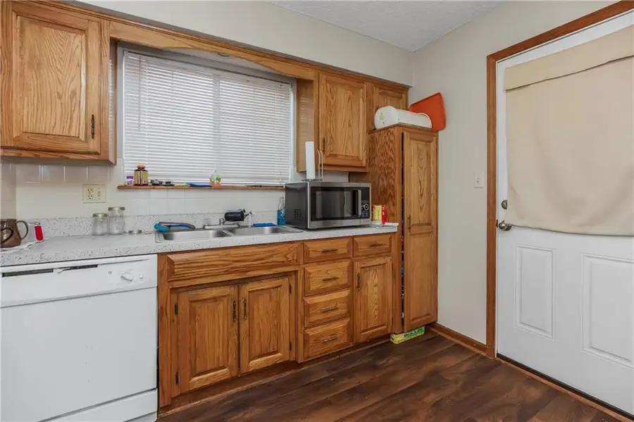 209-211 NW Monroe Street, Lees Summit, MO 64063 - Image #3