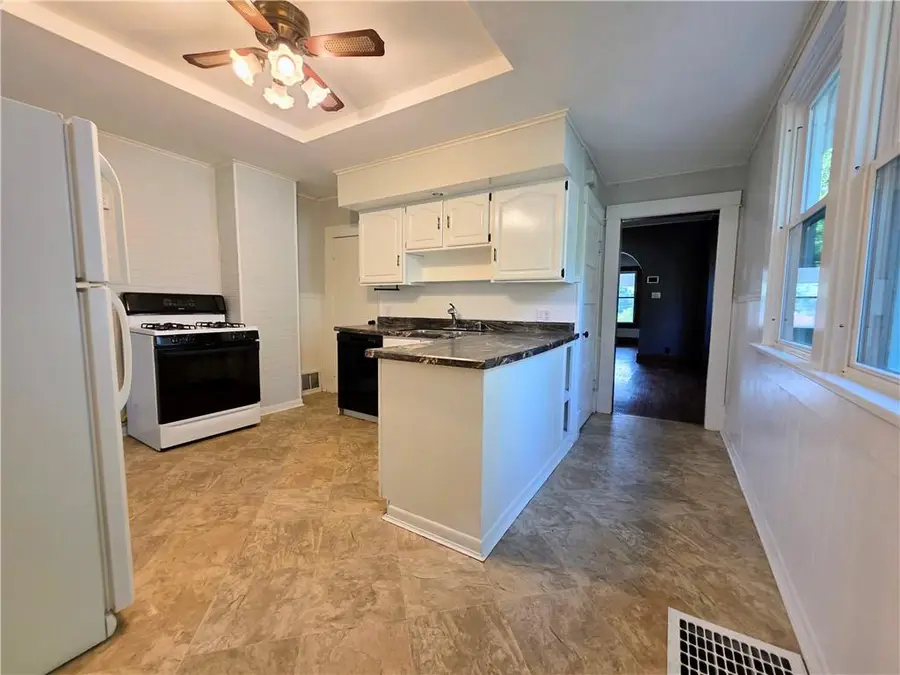 2906 Lafayette Street, Saint Joseph, MO 64507 - Image #3