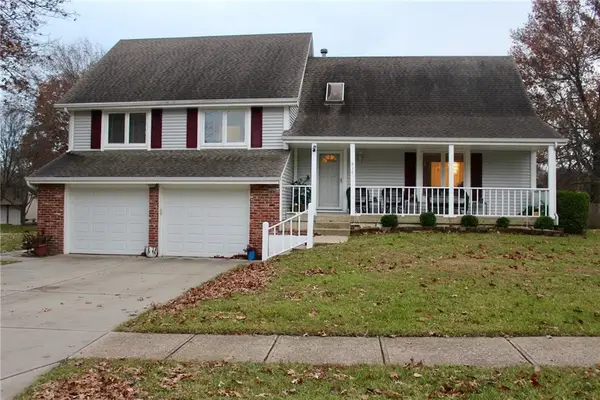 617 Birchwood Drive, Lee's Summit, MO 64086