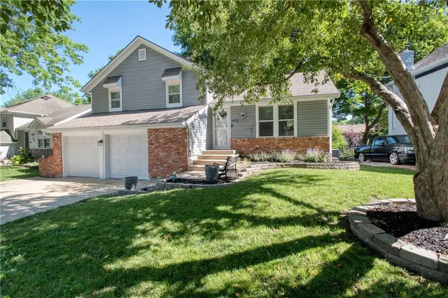 1912 E Mohawk Circle, Olathe, KS 66062 - Image #2