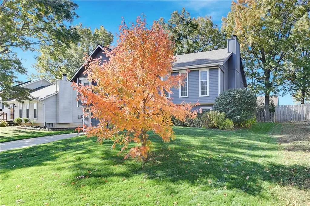 12838 S Navaho Drive, Olathe, KS 66062 - Image #1