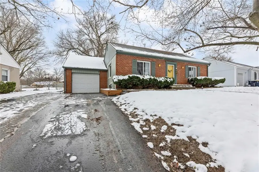11 E Navajo Lane, Kansas City, MO 64114 - Image #2