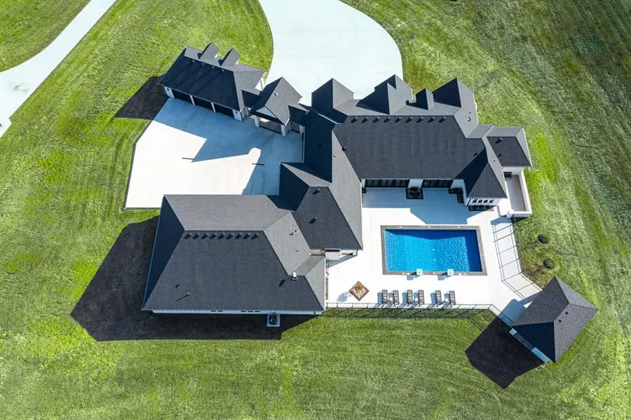 23054 Mclouth Road, Tonganoxie, KS 66086 - Image #3