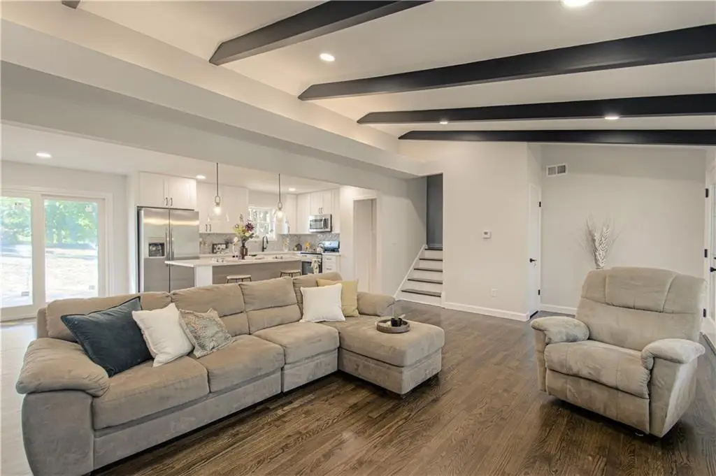 4915 W 79th Street, Prairie Village, KS 66208 - Image #1