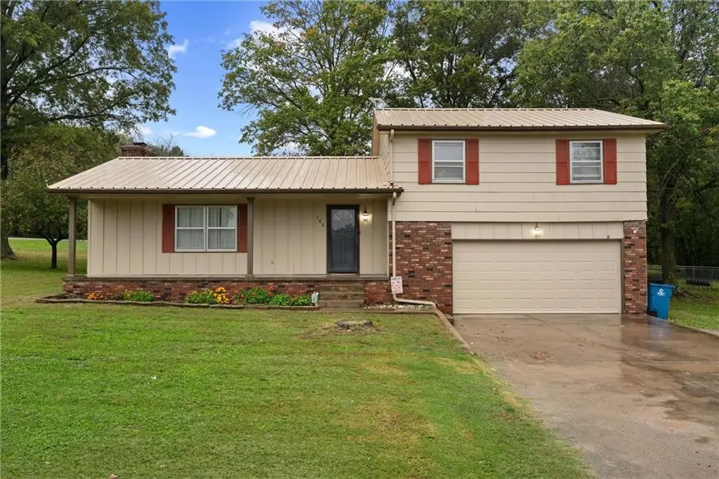 105 Fawnwood Drive, Coffeyville, KS 67337 - Image #1