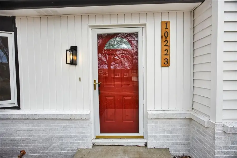 10223 Dearborn Drive, Overland Park, KS 66207 - Image #3
