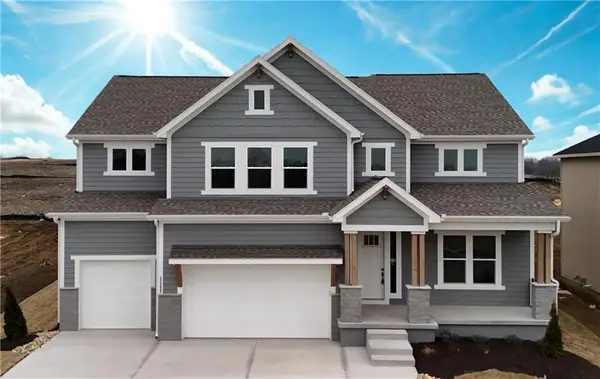 17168 S Laurelwood Street, Olathe, KS 66062