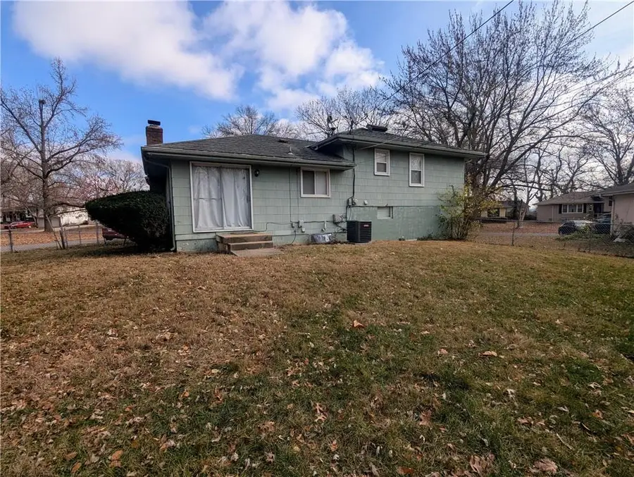 11810 Fuller Avenue, Kansas City, MO 64134 - Image #2