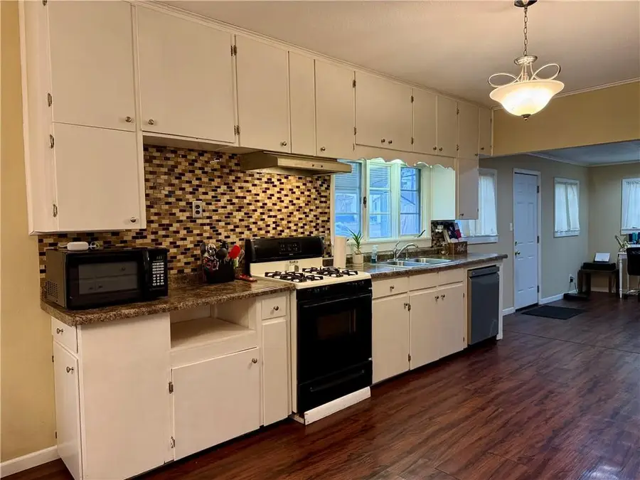 300 S 4th Street, Burlington, KS 66839 - Image #3