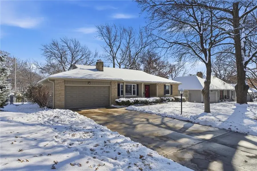 8705 Jarboe Street, Kansas City, MO 64114 - Image #3