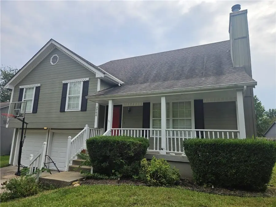 3700 N Hidden Pointe Drive, Blue Springs, MO 64015 - Image #2