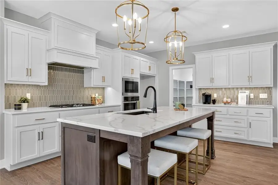 11514 S Olathe View Road, Olathe, KS 66061 - Image #2