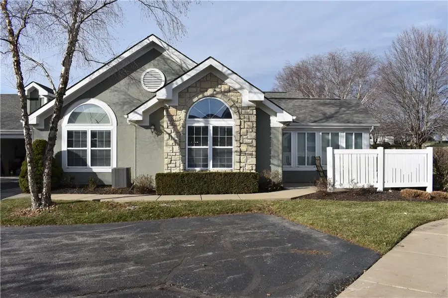 7135 Meadow View Street, Shawnee, KS 66227 - Image #2