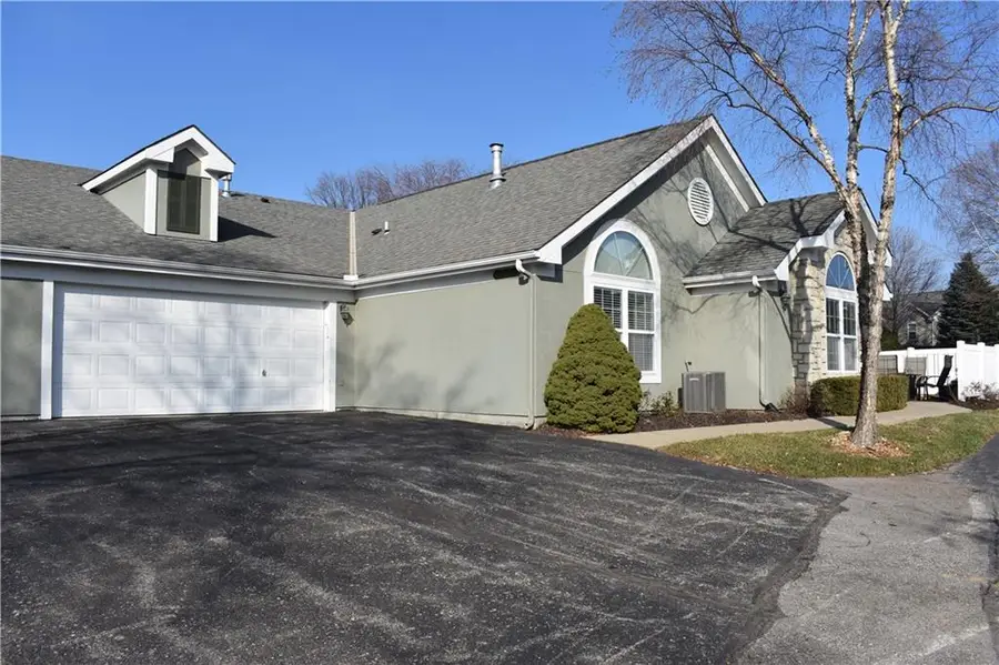 7135 Meadow View Street, Shawnee, KS 66227 - Image #3