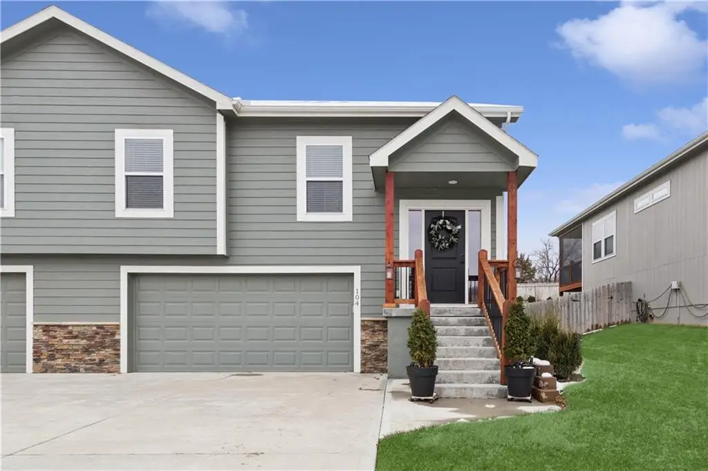 104 S Mc Gee Street, Tonganoxie, KS 66086 - Image #1