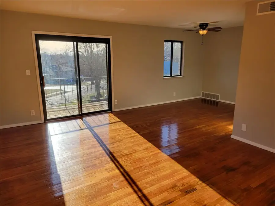 8221 Santa Fe Drive #10, Overland Park, KS 66204 - Image #2