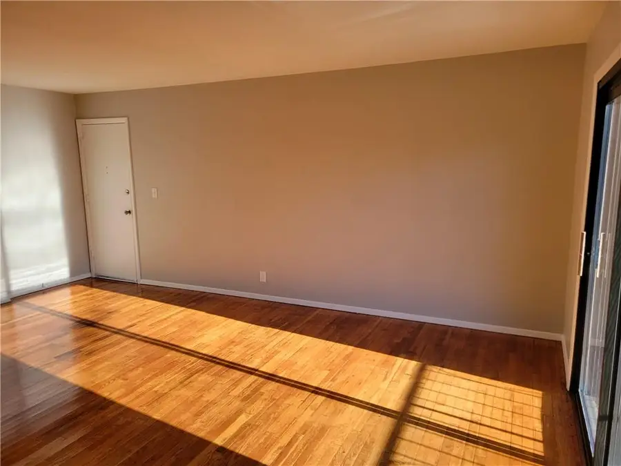 8221 Santa Fe Drive #10, Overland Park, KS 66204 - Image #3